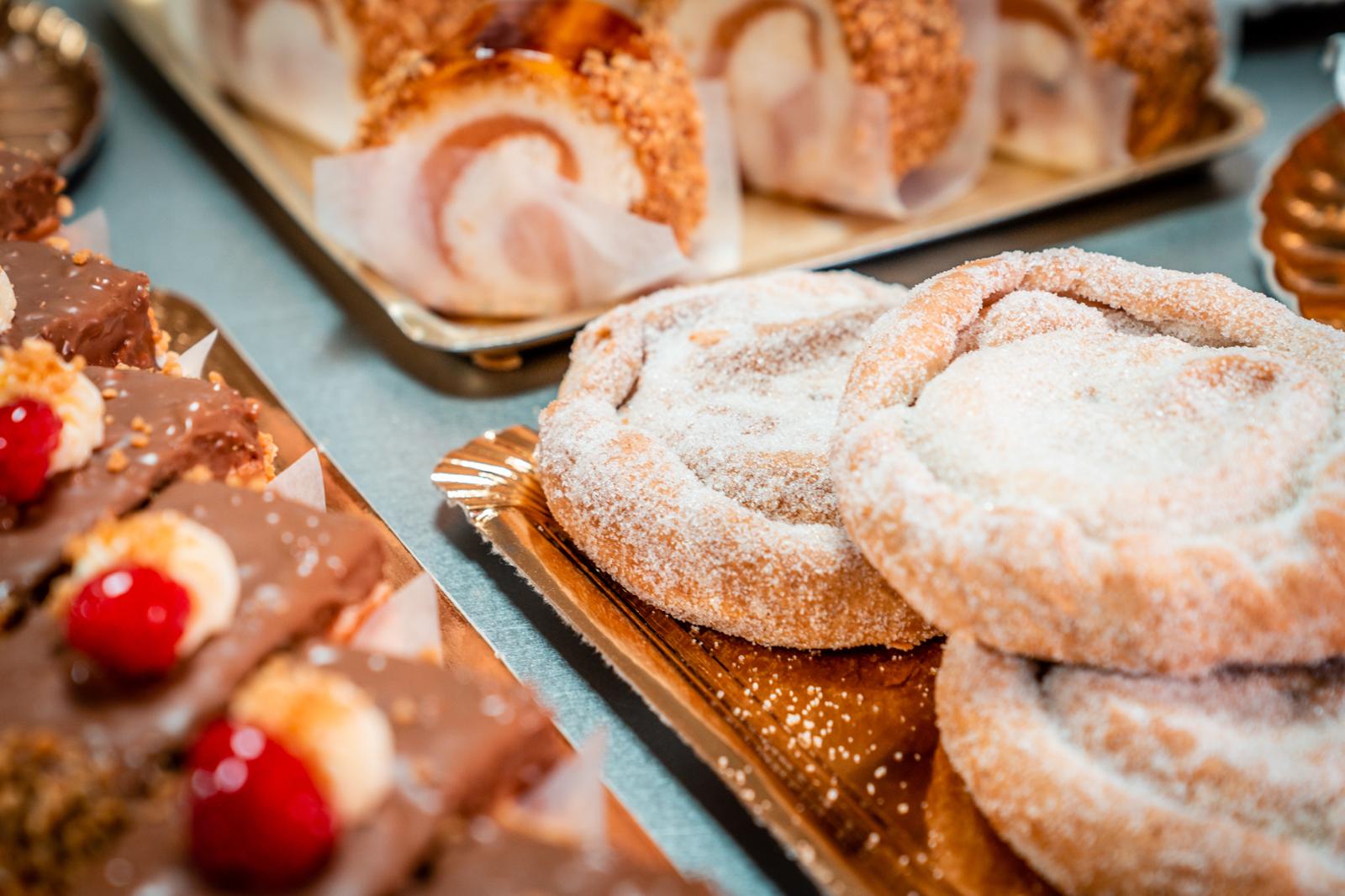 Por qué los manoletes son el dulce perfecto para tus reuniones navideñas